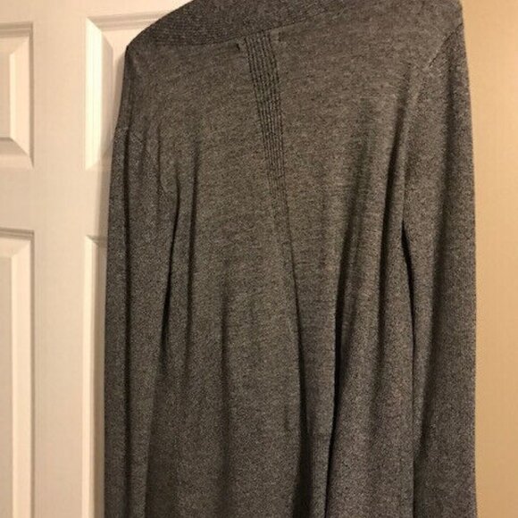 sweater - Picture 2 of 7